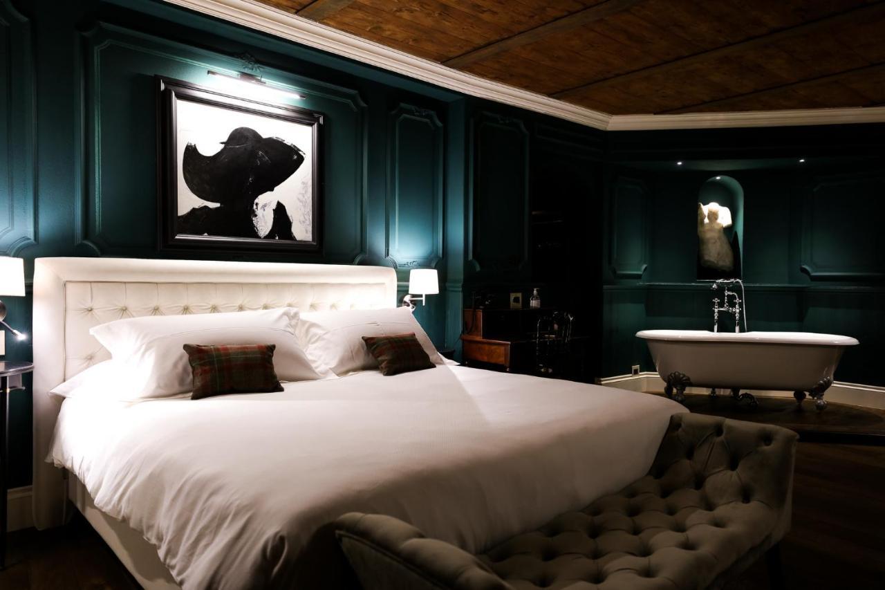 La Piazzetta Degli Artisti - Boutique B&B Bossolasco 外观 照片