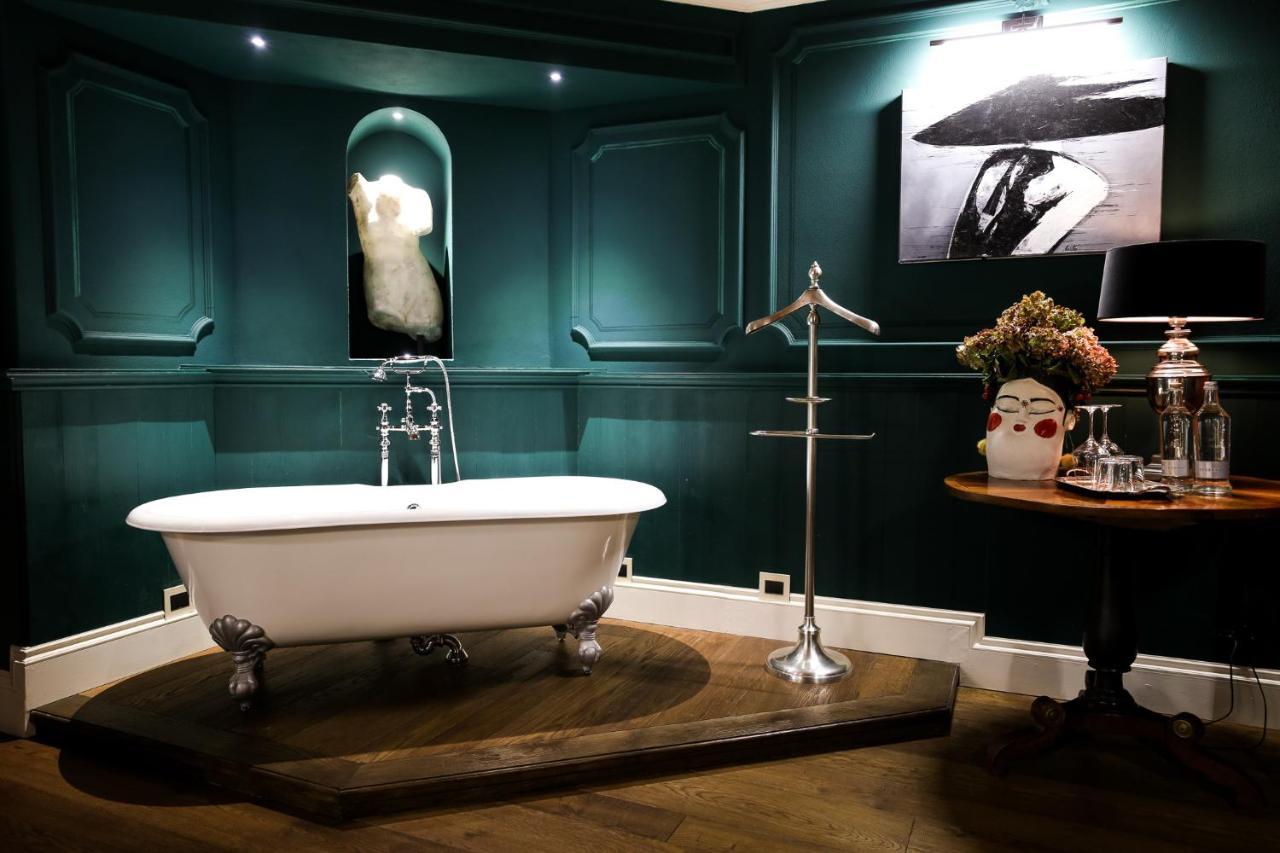 La Piazzetta Degli Artisti - Boutique B&B Bossolasco 外观 照片