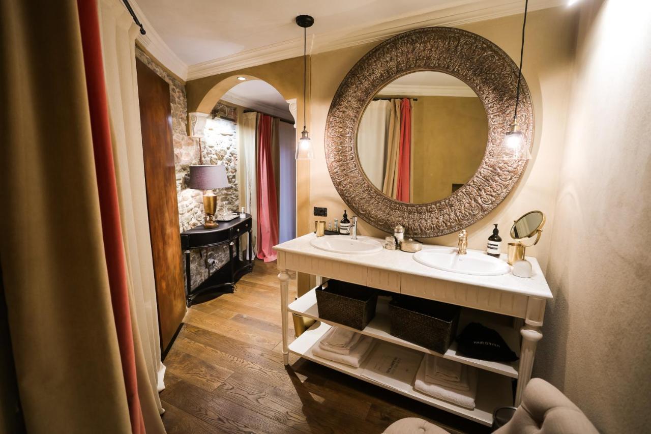La Piazzetta Degli Artisti - Boutique B&B Bossolasco 外观 照片