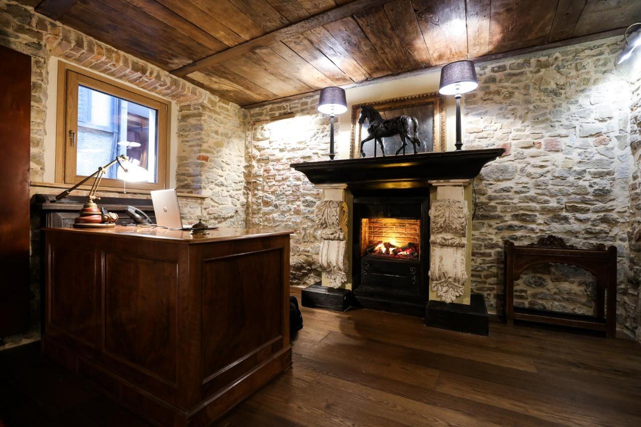 La Piazzetta Degli Artisti - Boutique B&B Bossolasco 外观 照片